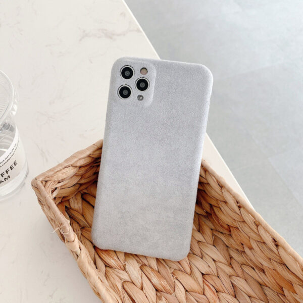 Fluffy wave dot phone case - Image 5