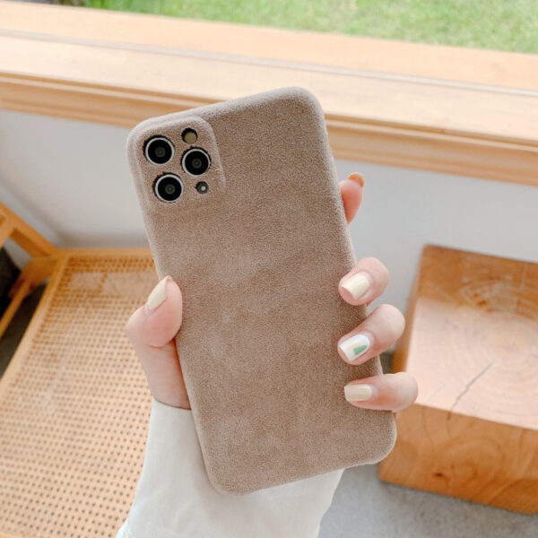 Fluffy wave dot phone case - Image 7