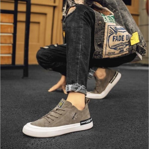 Fashion Breathable Leather Casual Sneakers For Men - Image 2