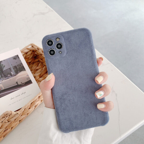 Fluffy wave dot phone case