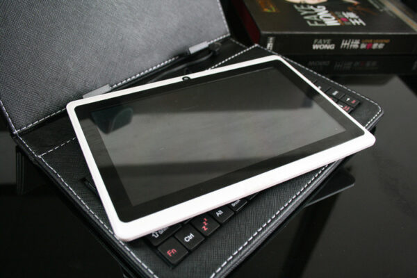 Multi-Language Export Event Gift Tablet - Image 7