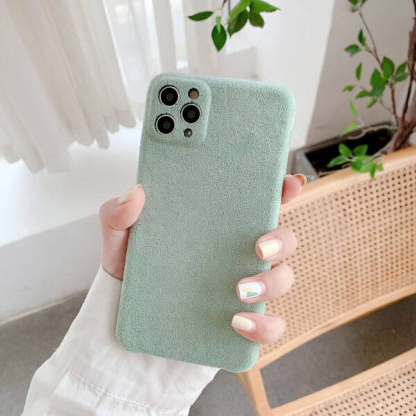 Fluffy wave dot phone case - Image 9