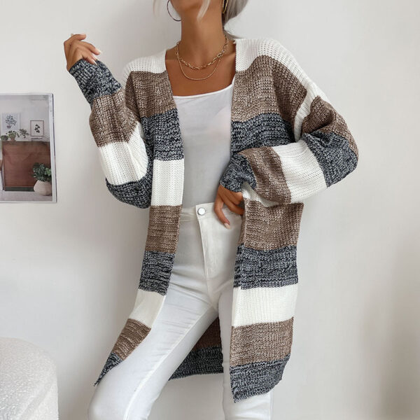 Women's Graceful And Fashionable Button-free Colorblock Sweater Coat - Image 3